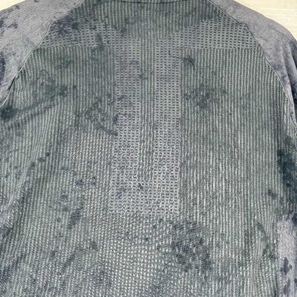 NWT Nike Men's Tech Pack Reflective Gray Running Shirt. Size Medium - Picture 12 of 13